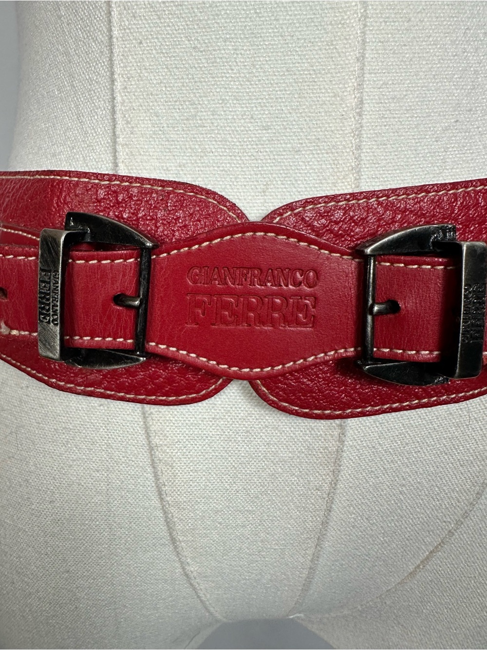 Gianfranco Ferre Red Leather Double-Buckle Waist Belt - Picture 4 of 6